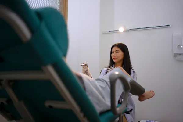 woman-getting-a-pap-smear