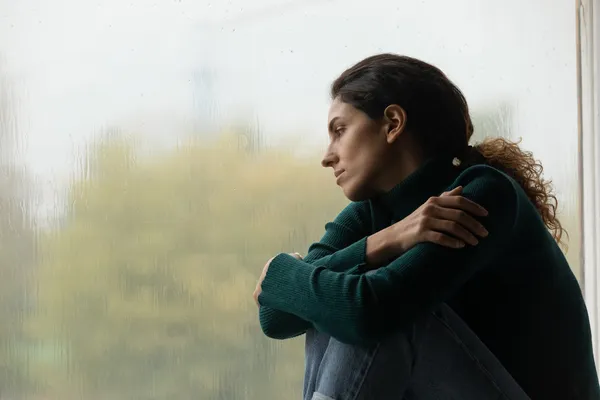grieving-woman